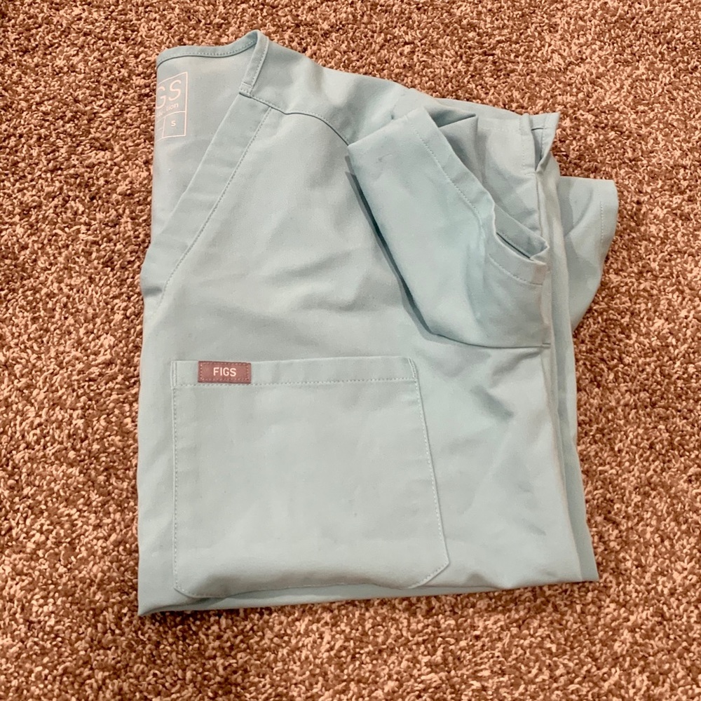 FIGS sea glass one pocket scrub top